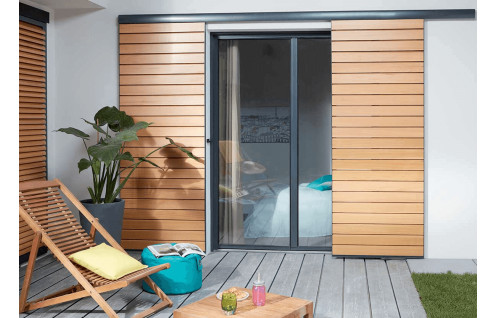Brise-soleil coulissant lames bois planes