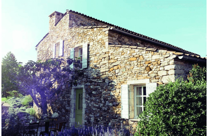 Porte bois alu traditionnelle vitrée et grille intégrée