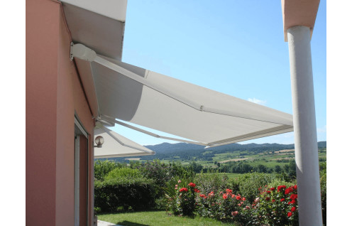 Store banne motorisé faible encombrement