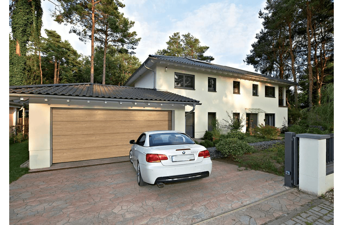 Porte de garage sectionnelle finition ton bois