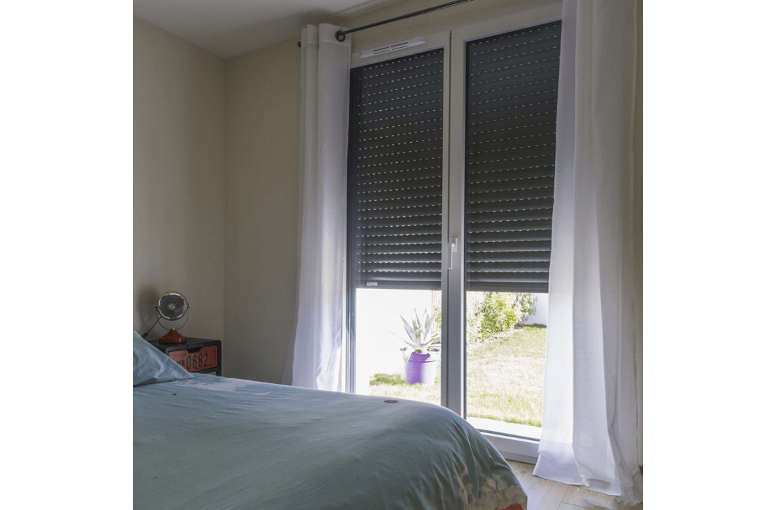 Porte-fenêtre aluminium blanche
