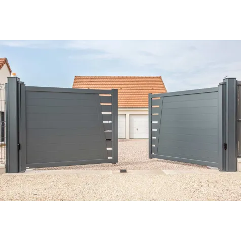 Portail aluminium battant ajourage en biais
