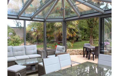 Véranda aluminium victorienne à toiture vitrée