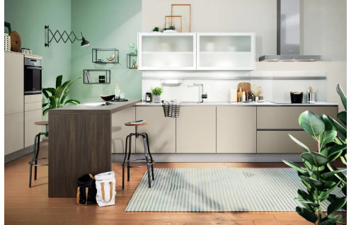 Cuisine moderne sur mesure en L au style et à l'ambiance nature