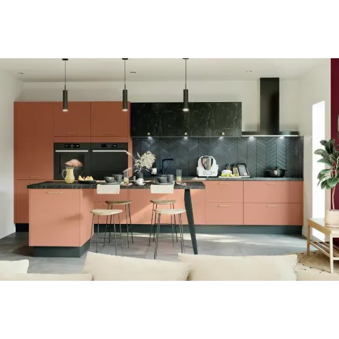 Cuisine avec îlot terracotta et ardoise noire - BOMBAY