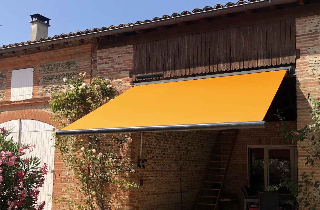 Store banne coffre à motorisation solaire - AMBRE