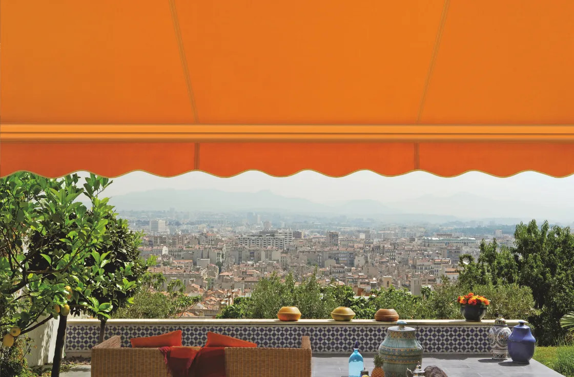 Stores bannes solaires monoblocs - JADE & LOGGIA