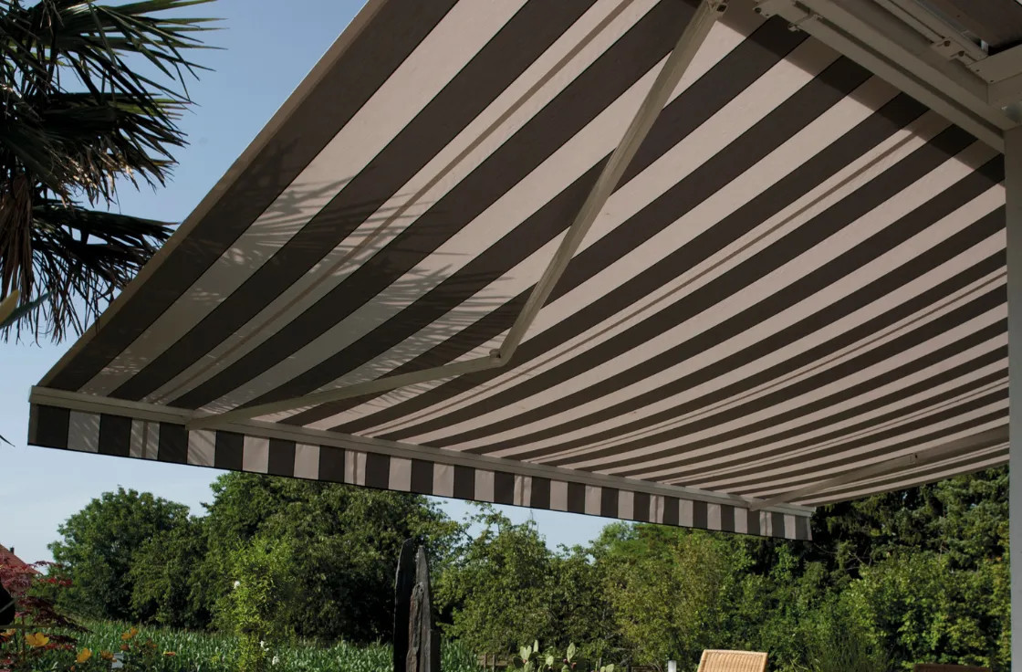 Stores bannes solaires monoblocs - JADE & LOGGIA