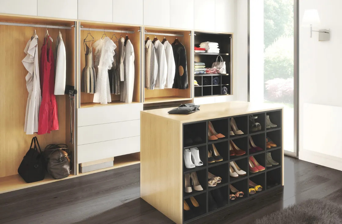 Dressing avec îlot sur mesure – Design & organisation | Caséo
