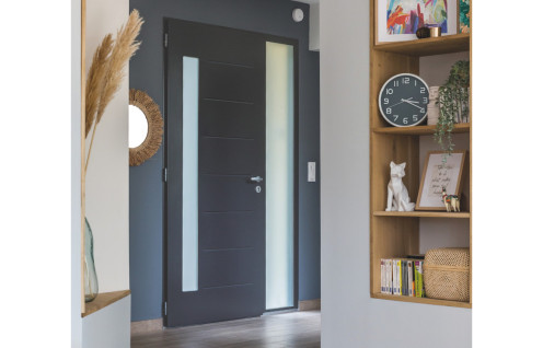 Porte d'entrée acier avec vitrage vertical et rainures