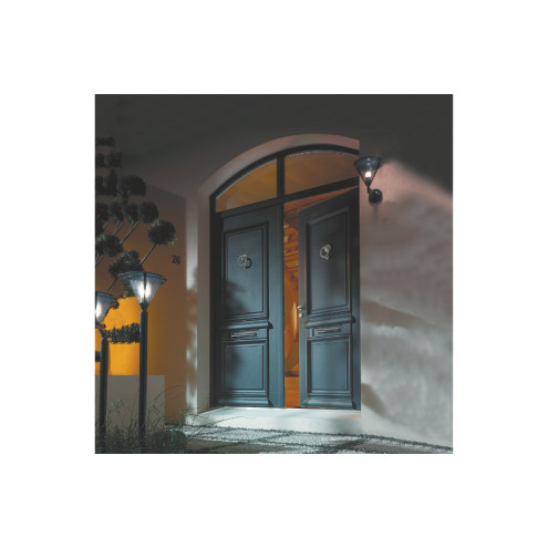 Porte d'entrée aluminium pleine avec moulures
