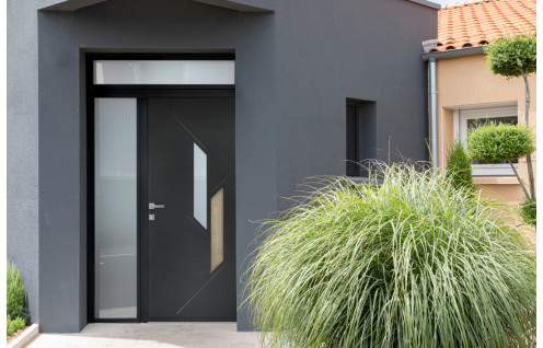 Porte d'entrée acier avec vitrage géométrique