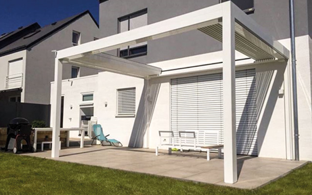 Pergola lames rétractées 2 côtés