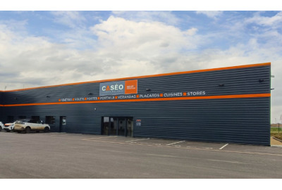 Magasin de menuiseries extérieures et intérieures sur-mesure à Bonneval