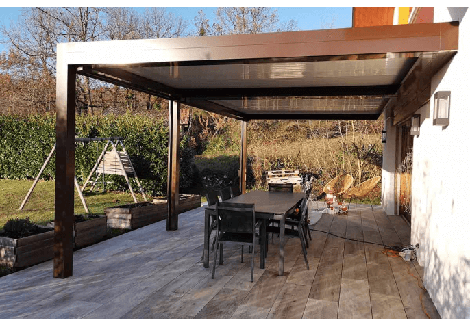 pergola bioclimatique murale, lames orientables et rétractables, store toile blanche