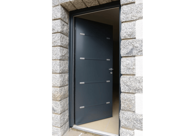 Porte d'entrée bicoloration en alu avec inserts inox, porte fenêtre et fenêtre oscillo battante en PVC blanc