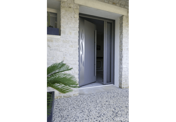 Porte d'entrée contemporaine en aluminium avec latéral fixe vitré et barre de tirage