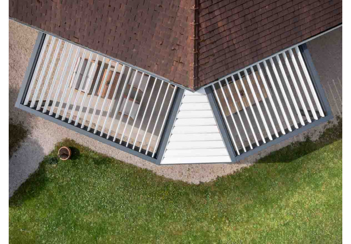 Pose de pergola bioclimatique à Lovagny