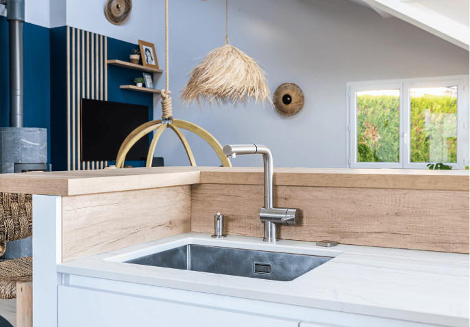cuisine-sur-mesure-avec-evier-en-inox