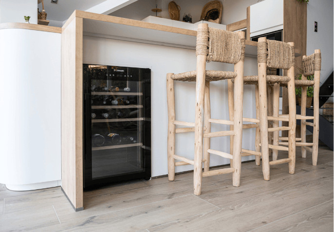 mini-cave-a-vin-integree-dans-la-facade