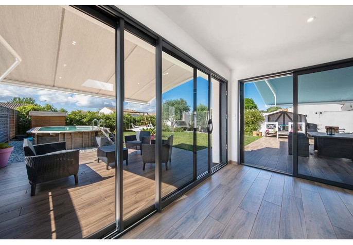 baies-vitrees-panoramiques-en-aluminum-par-caseo-la-rochelle