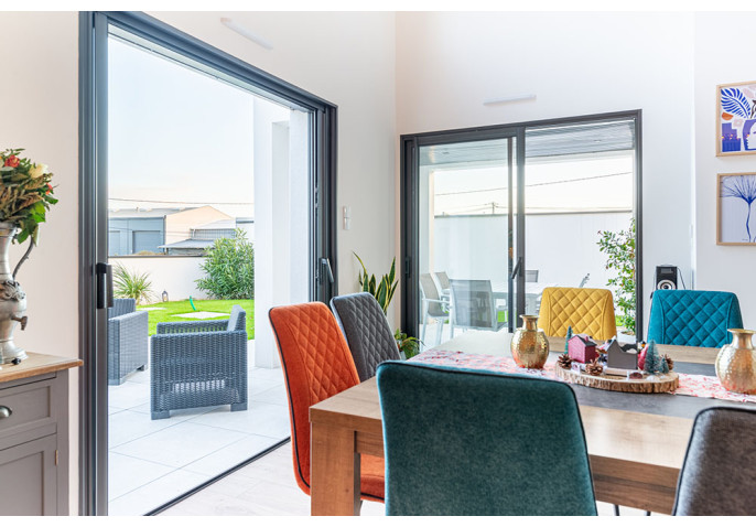 baies-vitrees-coulissantes-aluminium-gris-anthracite